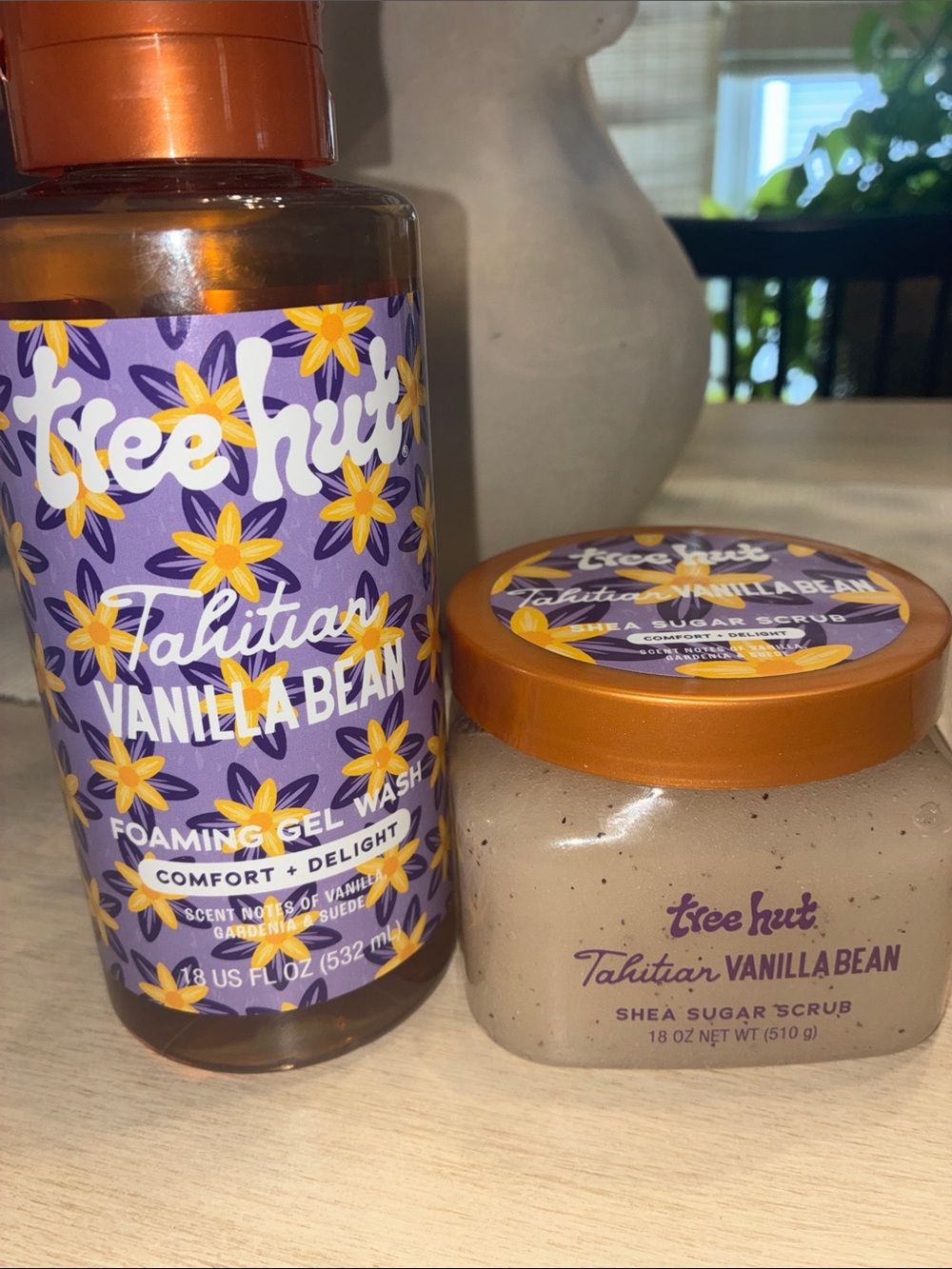 Tree Hut •Tahitian Vanilla Bean• Foaming Gel Wash & Shea Sugar Scrub